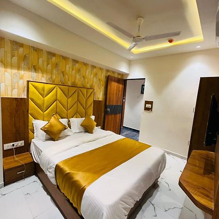 Hotel Paramount Villa Gandhinagar Esterno foto