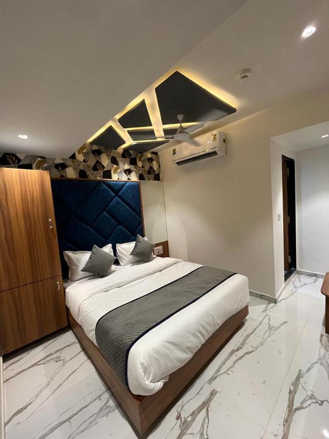 Hotel Paramount Villa Gandhinagar Esterno foto