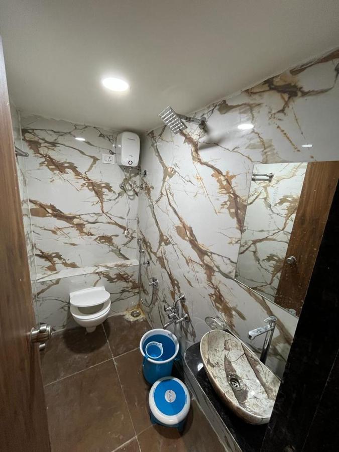 Hotel Paramount Villa Gandhinagar Esterno foto