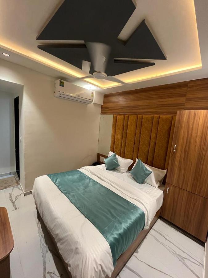 Hotel Paramount Villa Gandhinagar Esterno foto