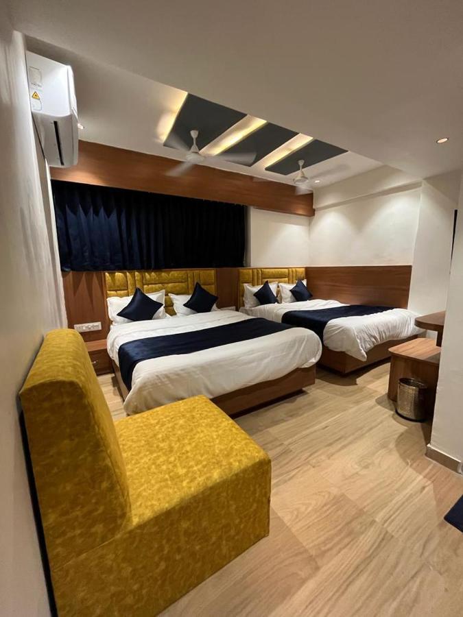 Hotel Paramount Villa Gandhinagar Esterno foto