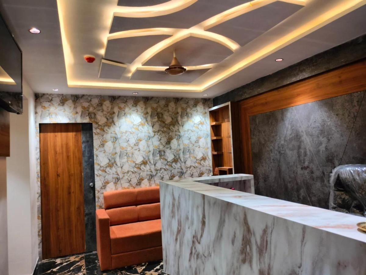 Hotel Paramount Villa Gandhinagar Esterno foto